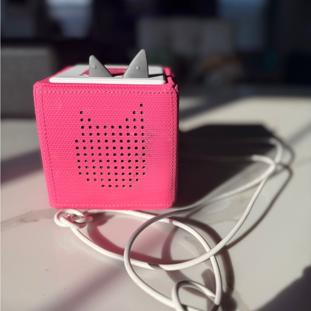 Tonies pink speaker (READ DESCRIPTION)